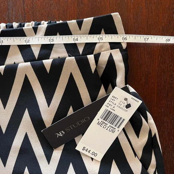 NWT  AB STUDIO tan cream black geometric print palazzo pants - Picture 4 of 9